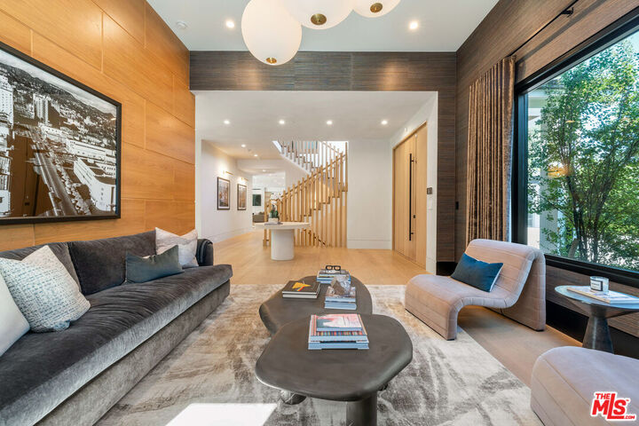 Property Photo:  17228 Otsego St  CA 91316 