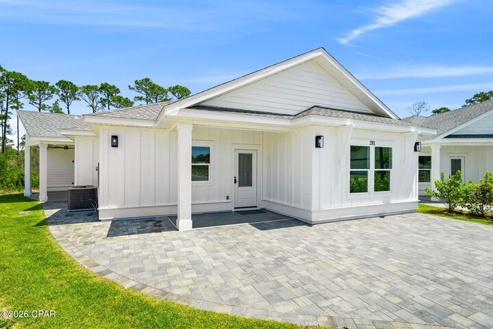 Property Photo: 285 N Wells Street FL 32413