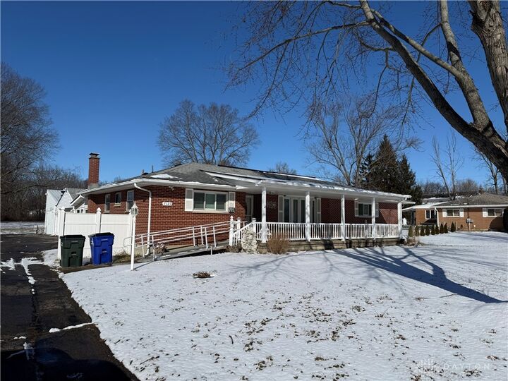Property Photo:  7121 Union Schoolhouse Road  OH 45424 