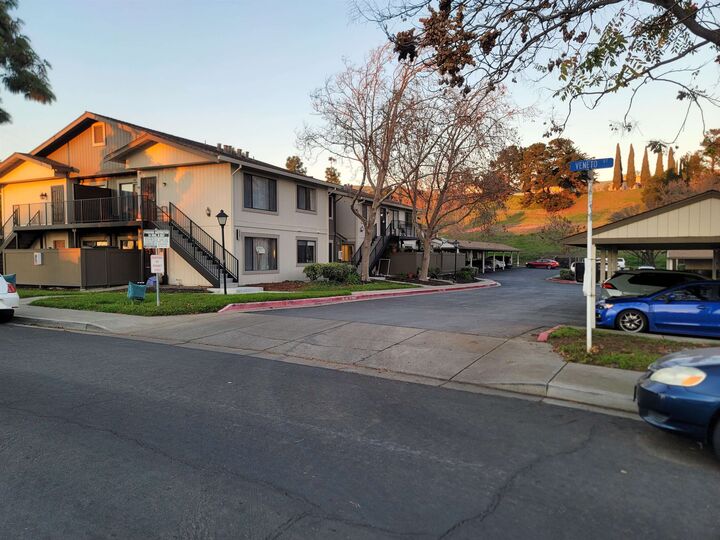 Property Photo: 234 Entrada Plz 276 CA 94587