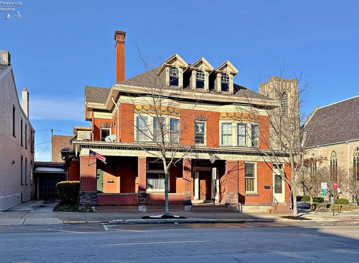 Property Photo:  117 121 E Perry Street  OH 44883 