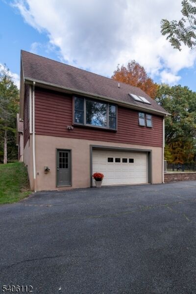 Property Photo:  9 Wayside Ln  NJ 08833 