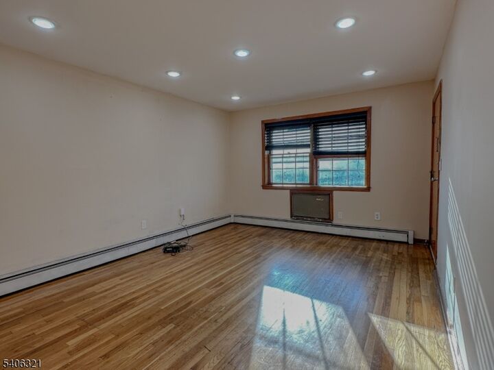 Property Photo:  325 John St Apt 5 4  NJ 07202 