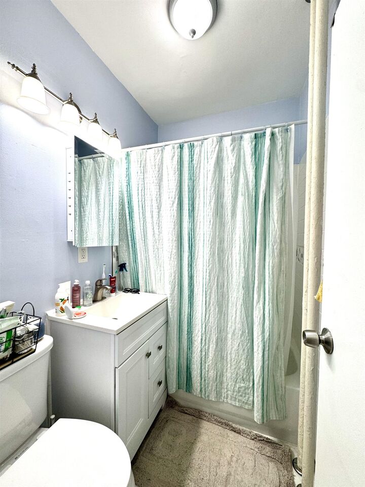 Property Photo:  270 Harrison Ave 105  NJ 07304 