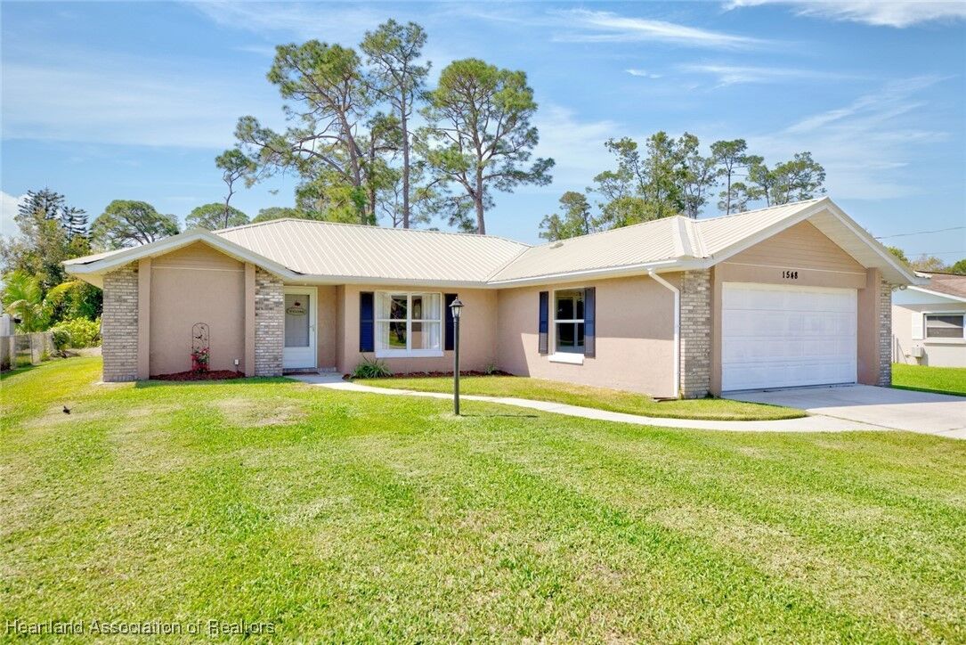 Property Photo:  1548 Spring Lane  FL 33852 