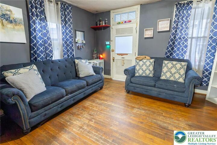 Property Photo:  48 E North Street  PA 18018 