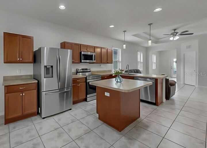 Property Photo:  5926 Sweet Birch Drive  FL 33578 