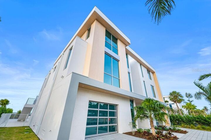 Property Photo: 6489 Gulfside Road FL 34228