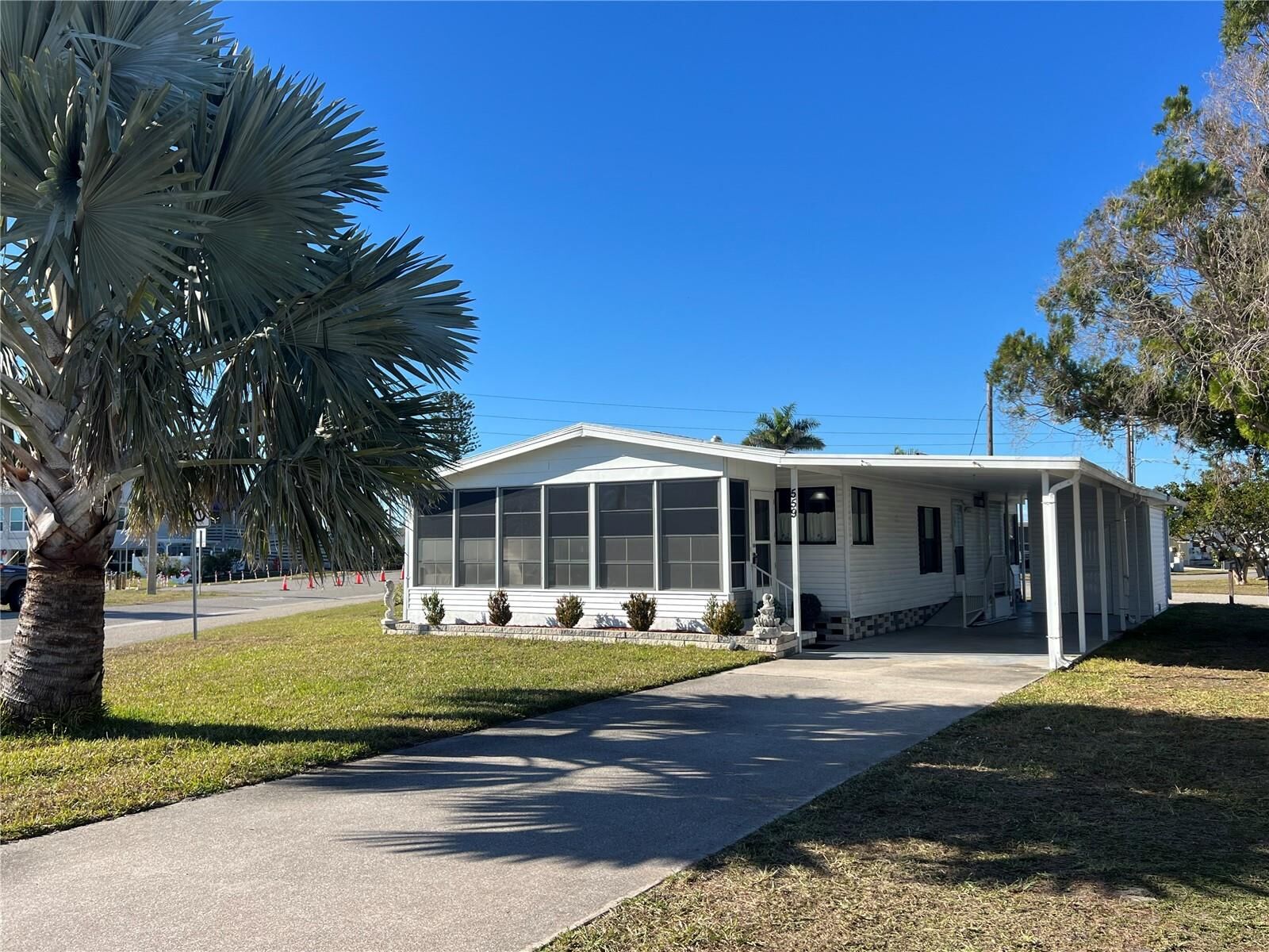 Property Photo:  559 Fleetwood Street  FL 34287 