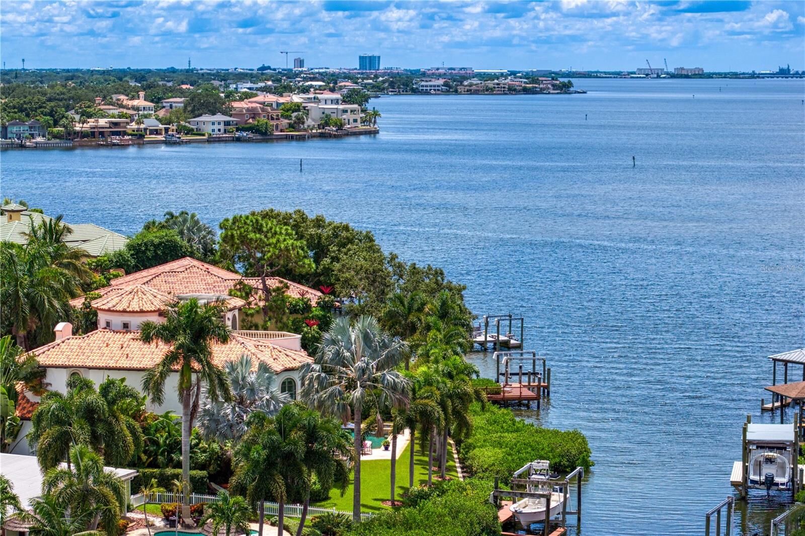 Property Photo: 25 W Spanish Main Street FL 33609