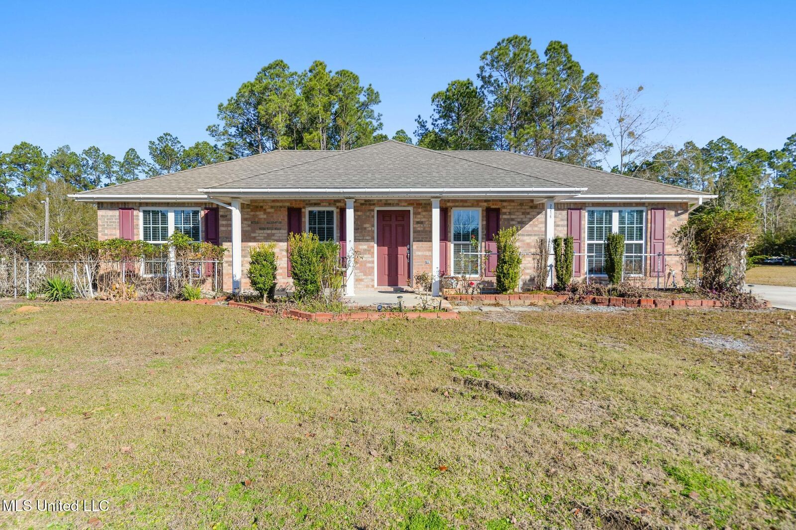 Property Photo:  7216 W Larkin Place  MS 39532 