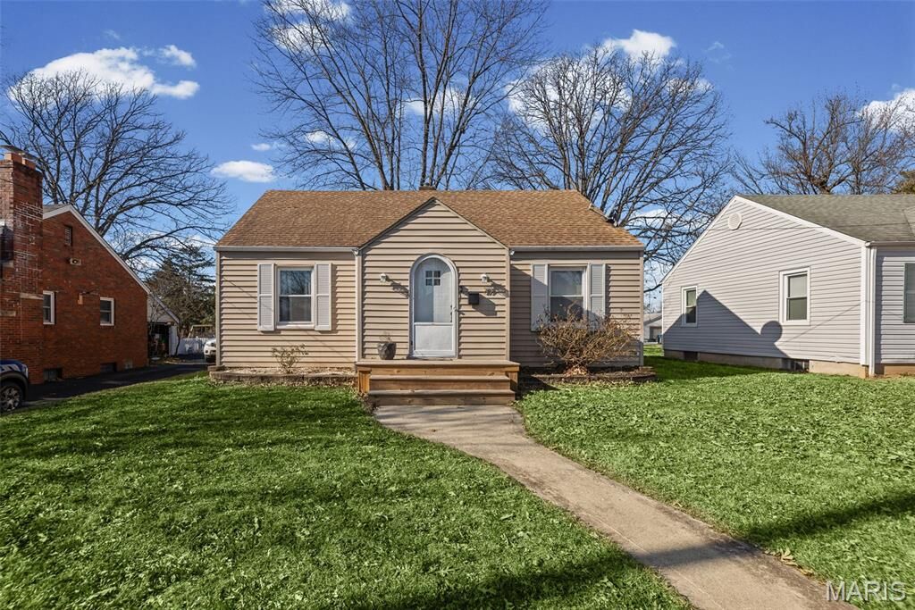 Property Photo: 119 S Jefferson Avenue IL 62234