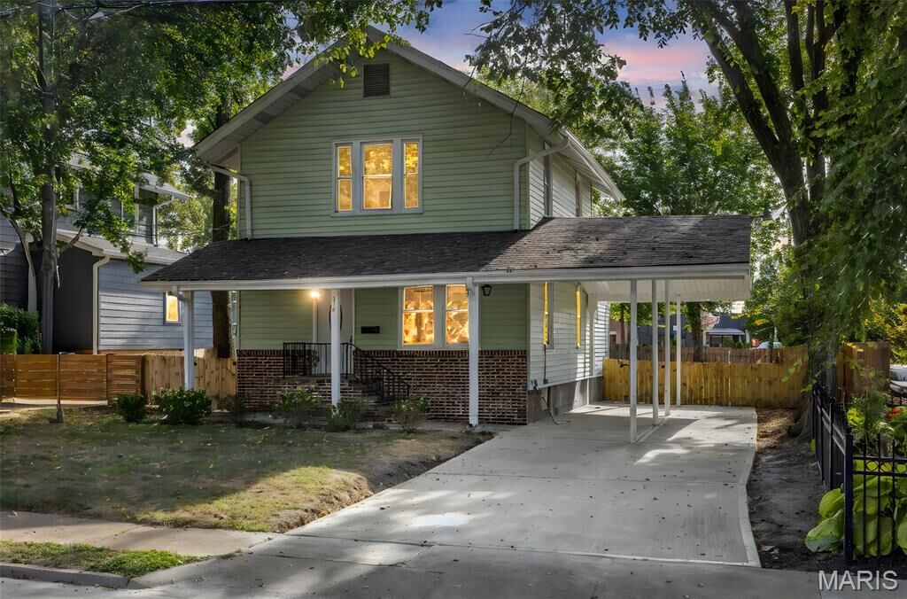 Property Photo:  514 S Gore Avenue  MO 63119 