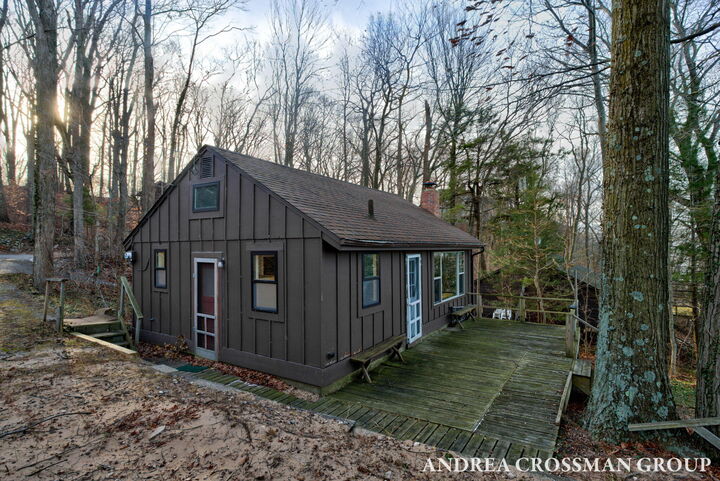 Property Photo:  45556 Blue Star Highway  MI 49038 