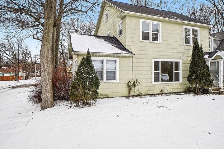 Property Photo:  903 Southworth Terrace  MI 49048 
