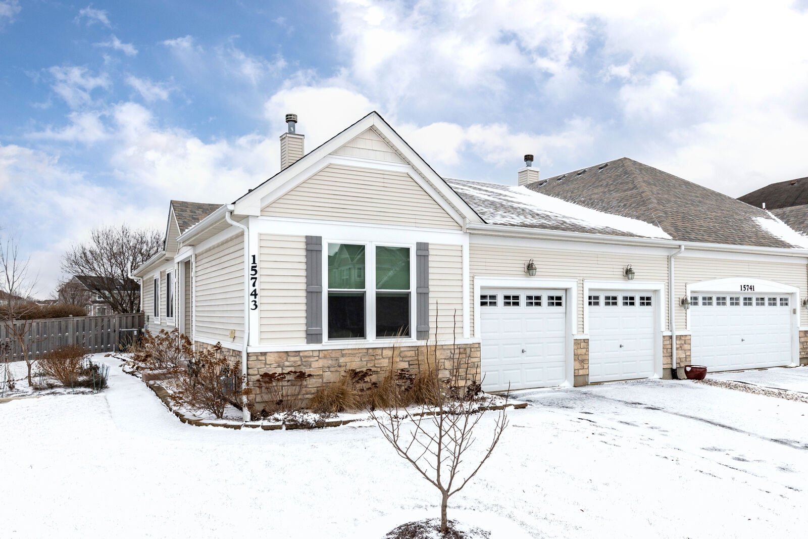 Property Photo:  15743 Cove Circle  IL 60544 
