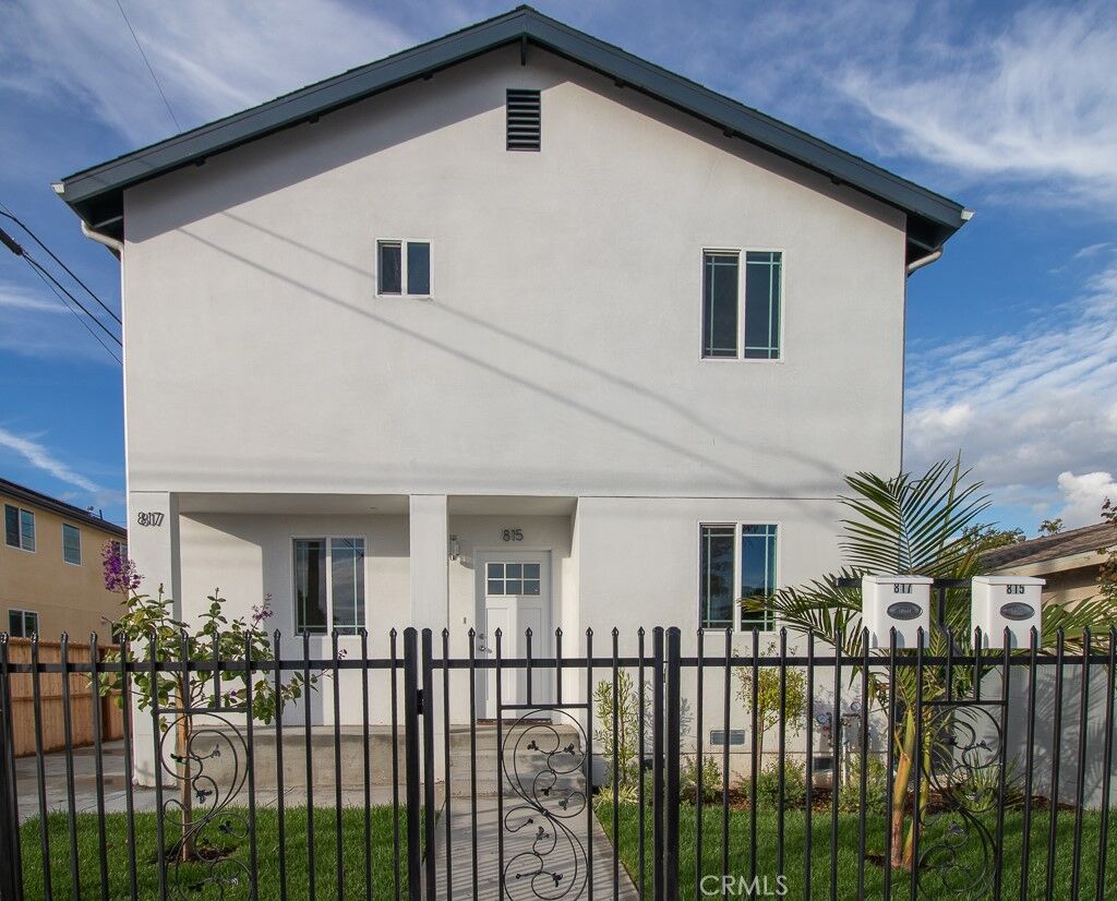 Property Photo: 815 W G Street CA 90744