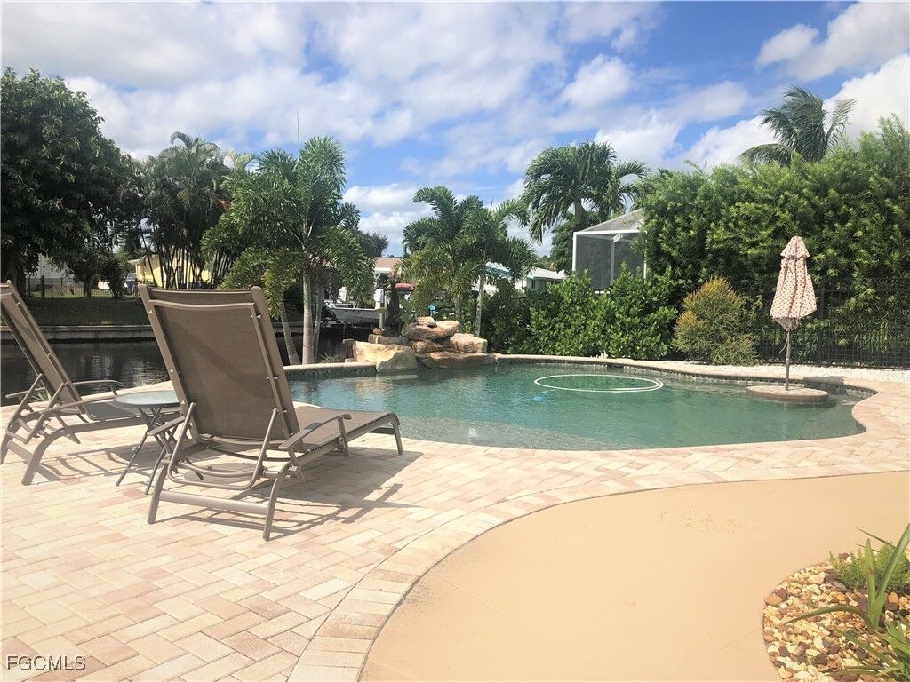 Property Photo:  5972 Baker Court  FL 33919 