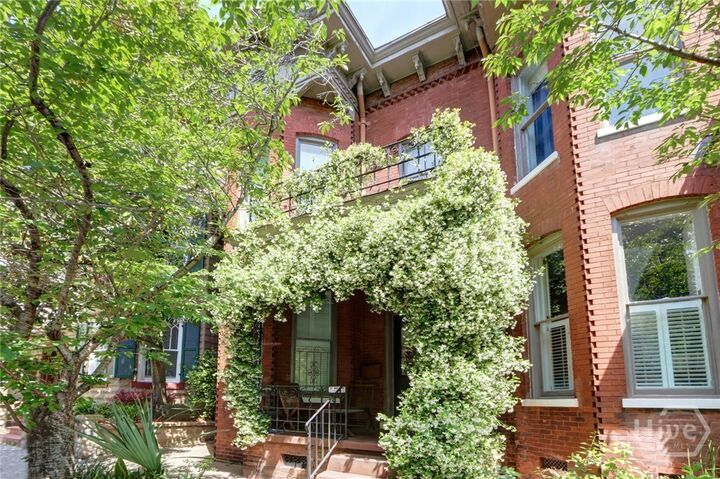 Property Photo: 220 E State Street GA 31401