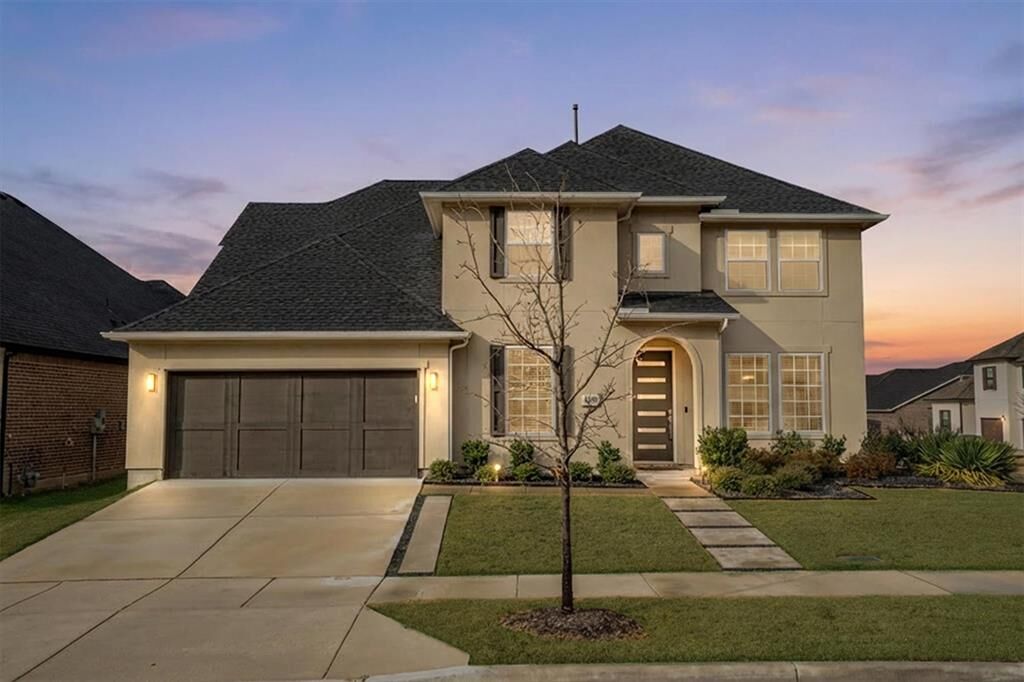 Property Photo: 1308 Redbrick Lane TX 76247