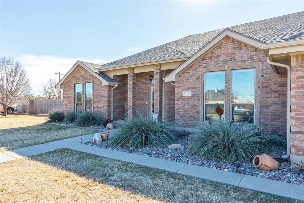 Property Photo: 5333 Springwater Avenue TX 79606