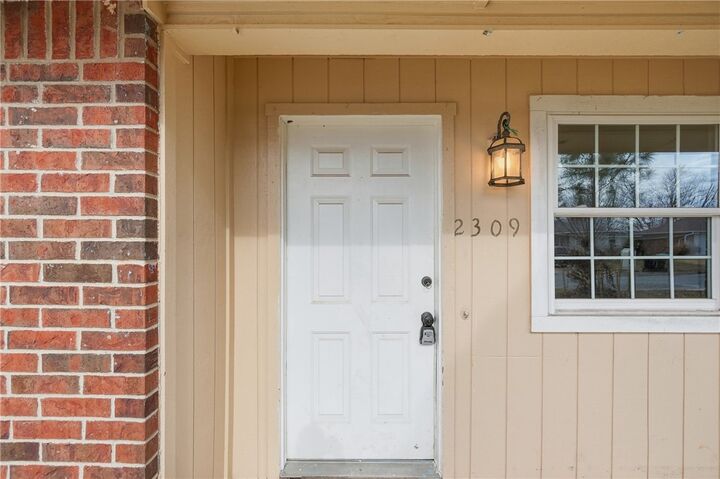 Property Photo:  2309 W Meadow Lane  AR 72756 