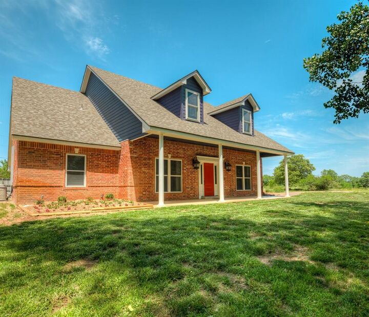 Property Photo:  3939 S Santa Fe Avenue  OK 73072 