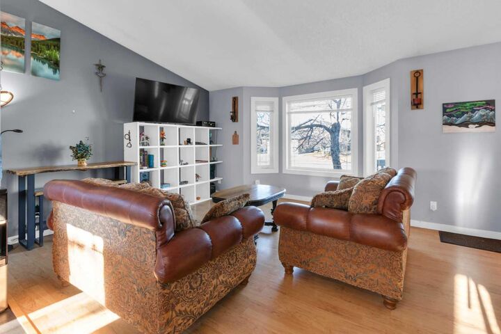 Property Photo:  313 Carriage Lane Drive  AB T0M 0N0 