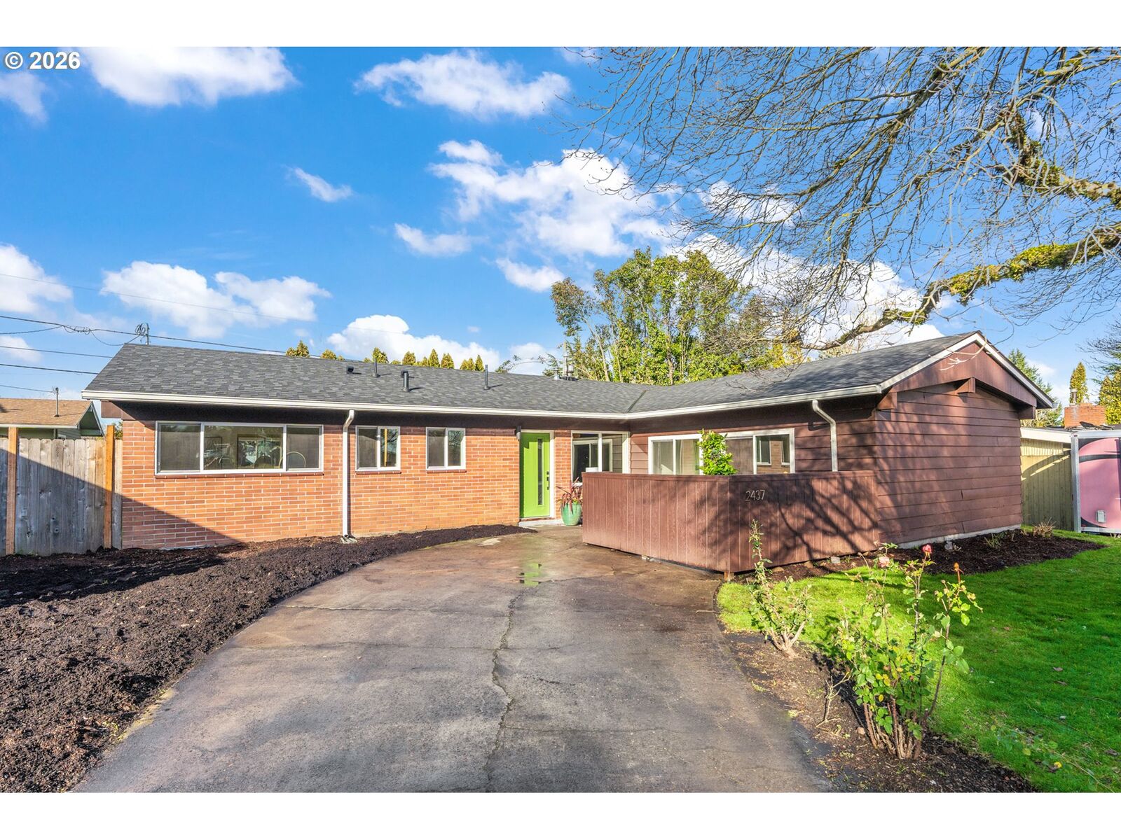 Property Photo:  2437 NE 134th Pl  OR 97230 