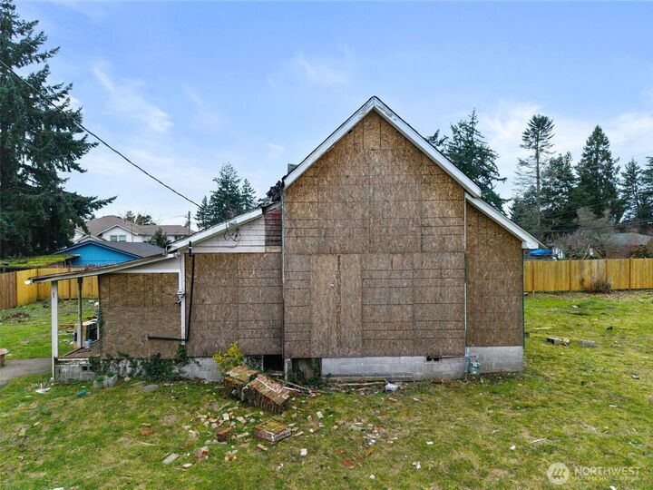 Property Photo:  11205  12th Avenue SW  WA 98146 