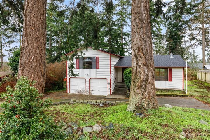 Property Photo:  2681  Olympic Drive  WA 98277 