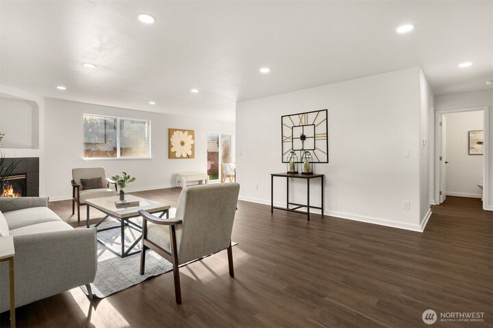 Property Photo:  1524  199th Street E  WA 98387 