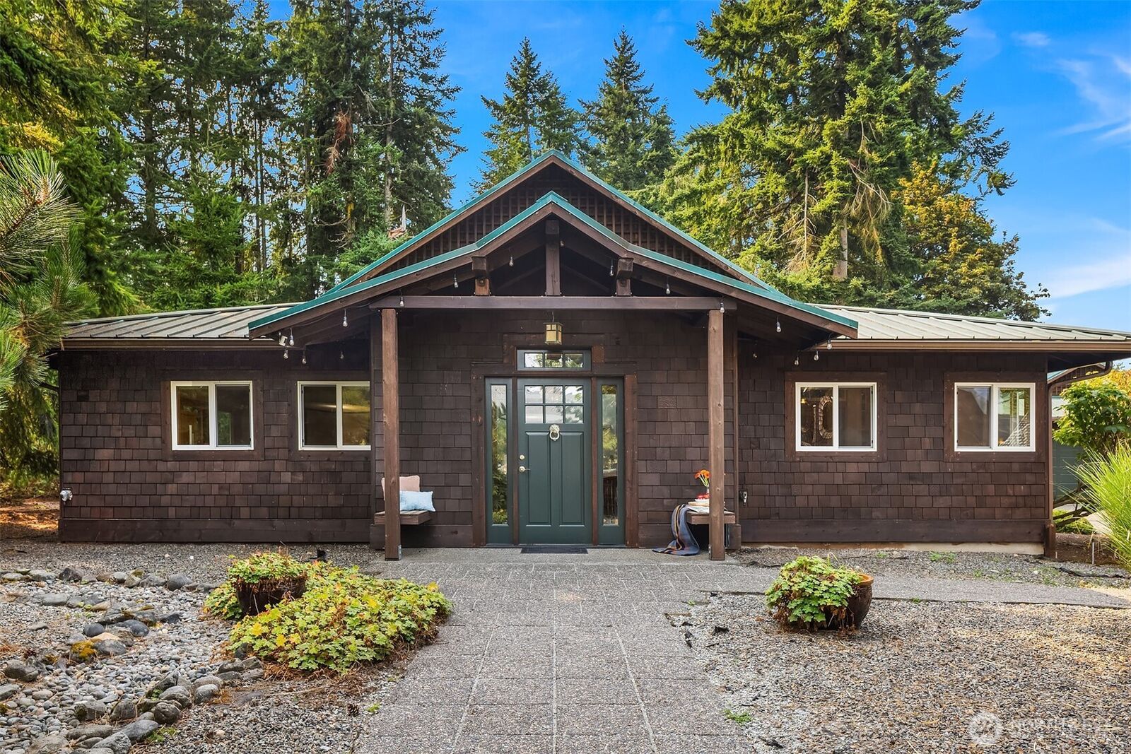 Property Photo:  707  Decker Avenue  WA 98260 