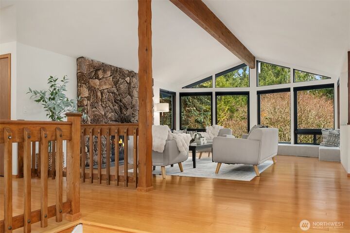 Property Photo:  4329  210th Court NE  WA 98074 