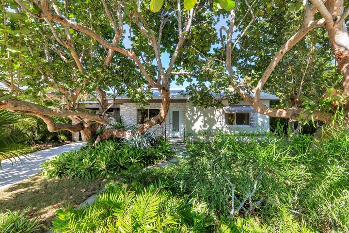 Property Photo:  729 Flamingo Drive  FL 33401 