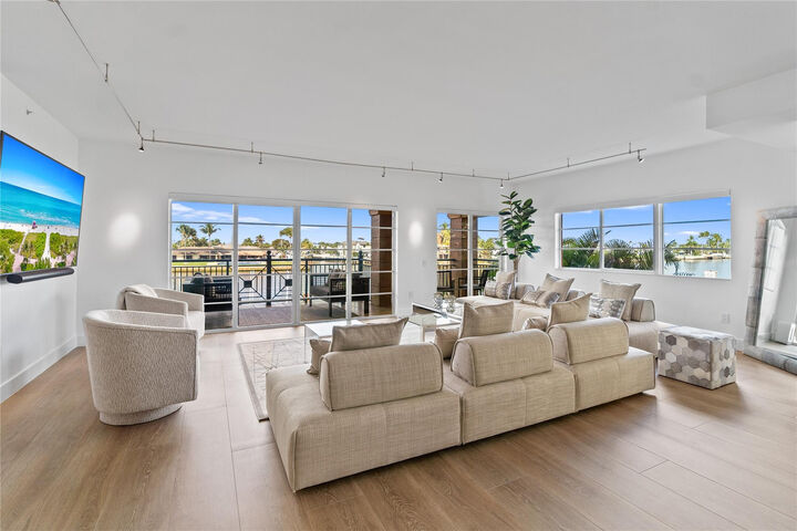 Property Photo:  1230 Hillsboro Mile 107  FL 33062 