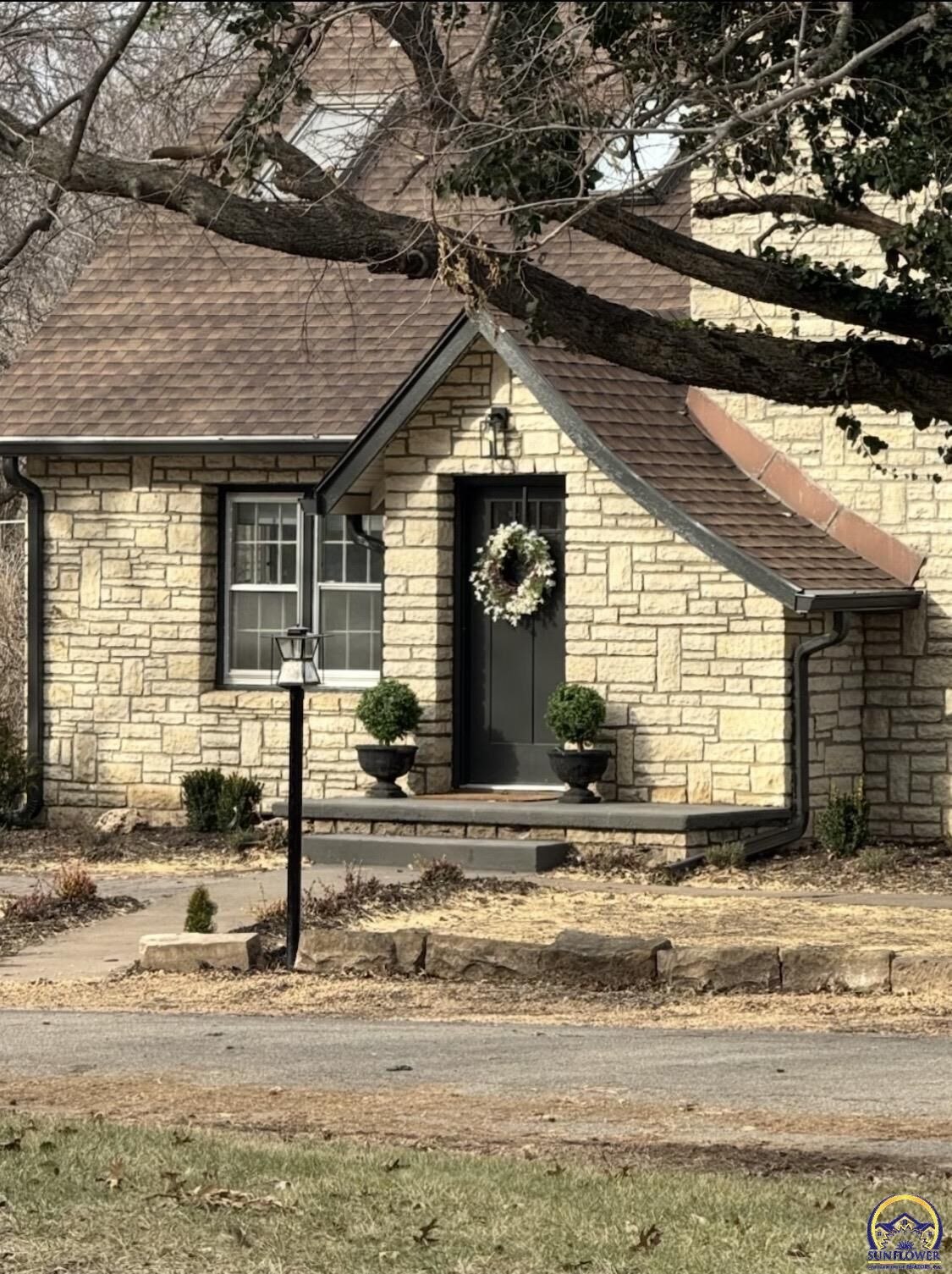 Property Photo:  507 SW Gage Court Cir  KS 66606 