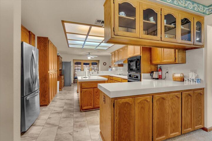 Property Photo:  2850 Balaton Avenue  CA 96001 