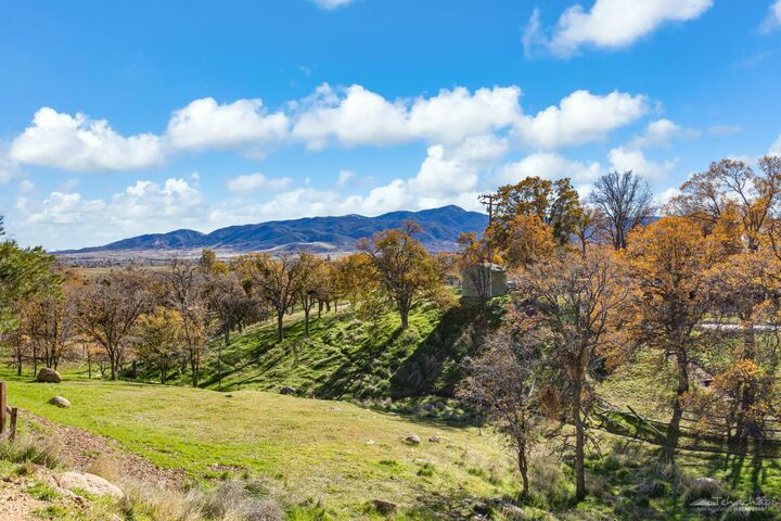 Property Photo:  21400 Quail Springs Road  CA 93561 