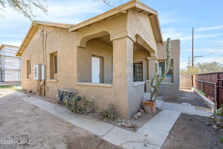 Property Photo:  231 W University Boulevard  AZ 85705 