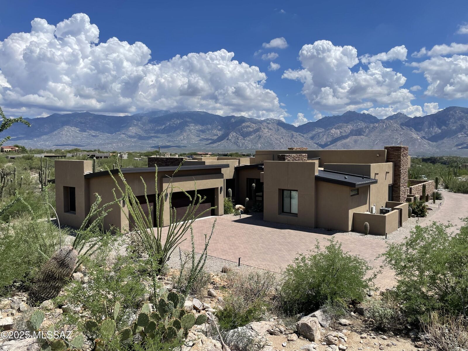 Property Photo: 14057 N Flint Peak Drive AZ 85755