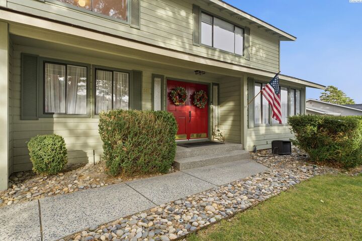 Property Photo:  242 W Greenview Dr.  WA 99352 