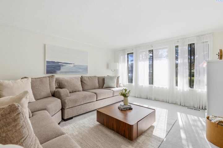 Property Photo:  242 W Greenview Dr.  WA 99352 