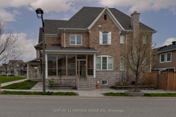 Property Photo:  107 Lawrence Pilkington Avenue  ON L5B 0Y6 