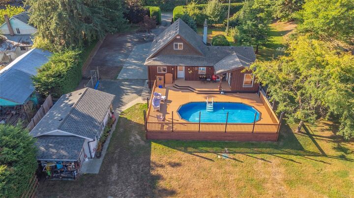 Property Photo: 2993 River Rd BC V0R 1K3