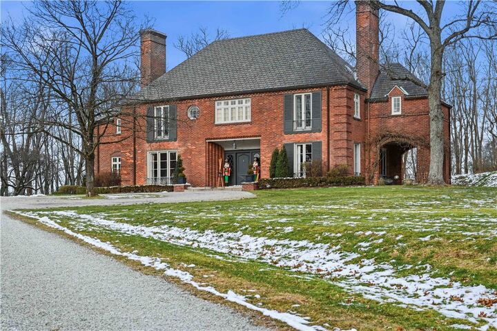 Property Photo:  470 Fairview Rd  PA 15238 