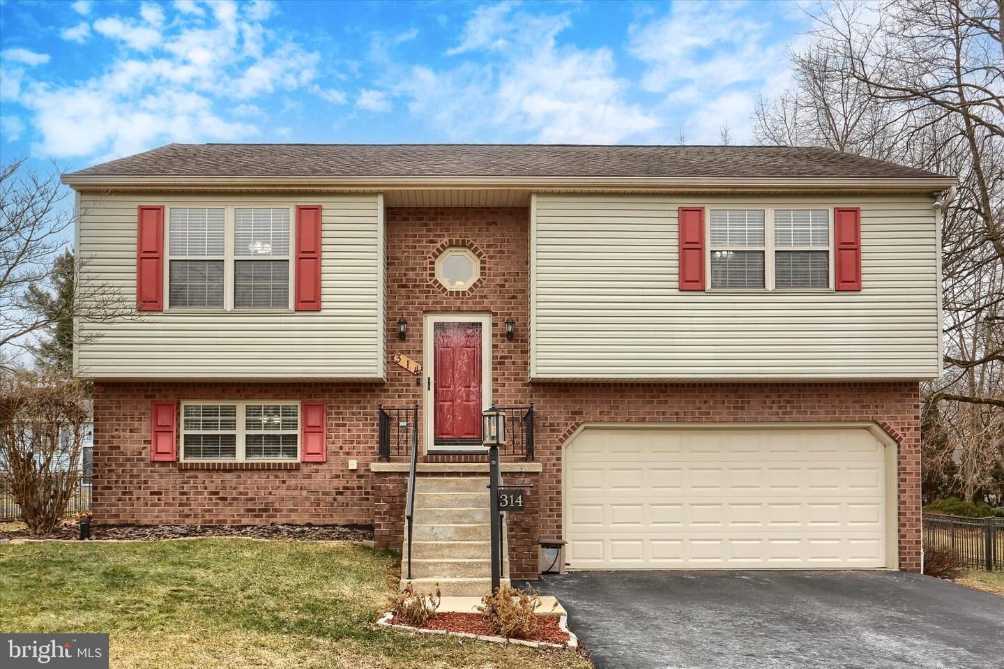 Property Photo:  314 Mumper Lane  PA 17019 