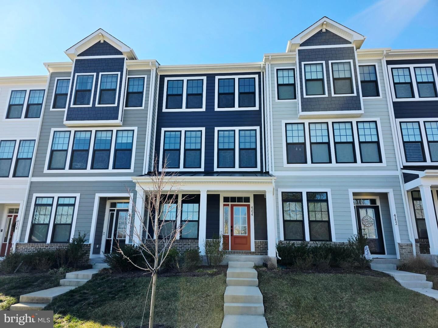 Property Photo: 4254 Frost Street VA 20115