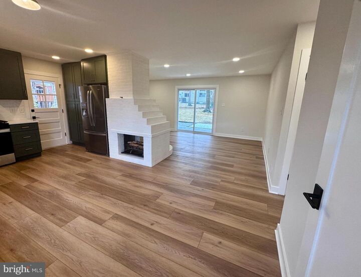 Property Photo:  14801 Carlbern Drive  VA 20120 