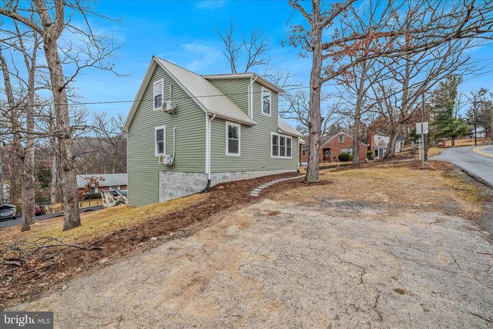 Property Photo:  15 Hilltop Street  WV 25411 